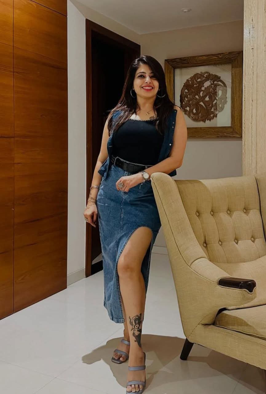 Elena, 24