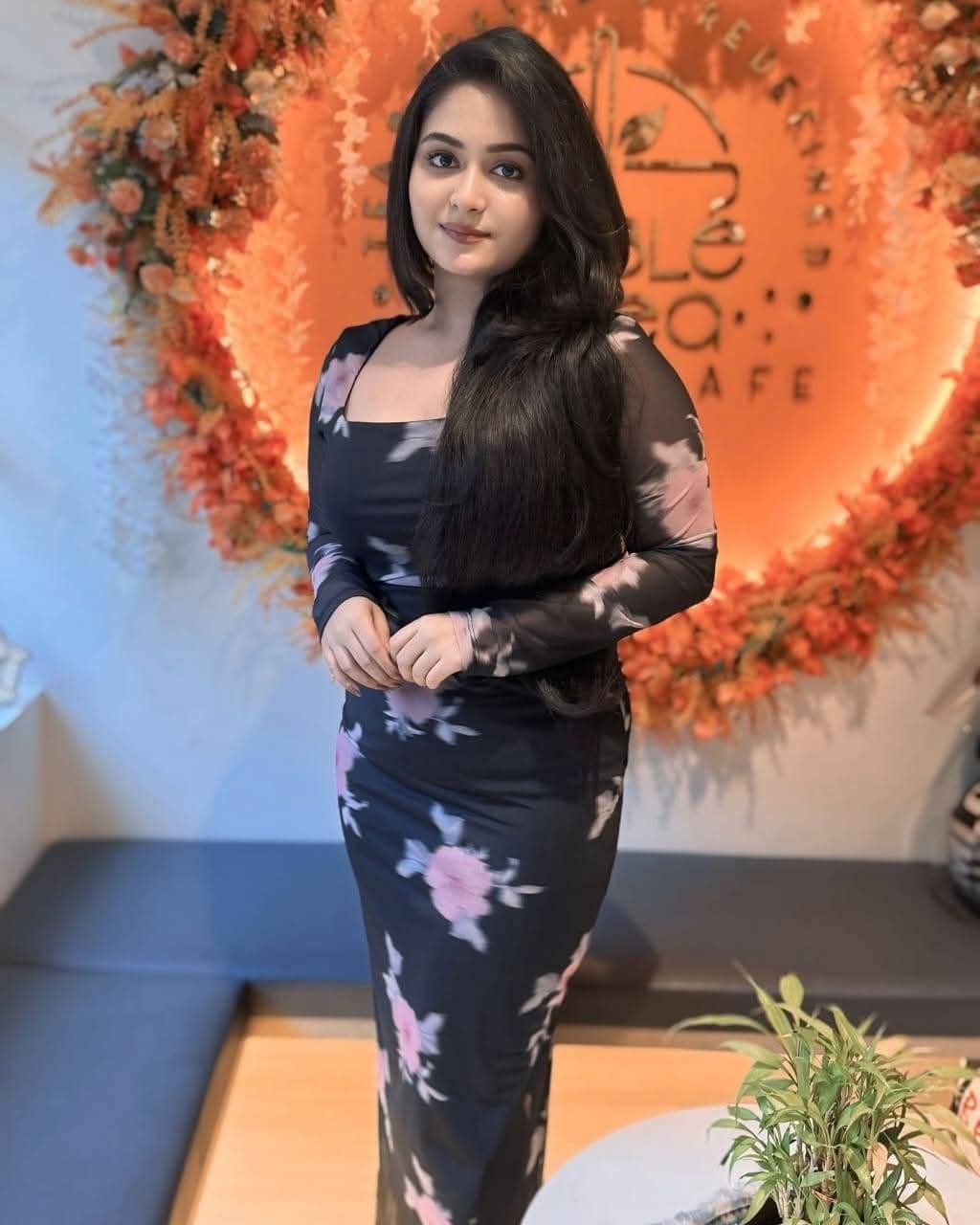 Kriti, 24 - VIP Escort in Varanasi