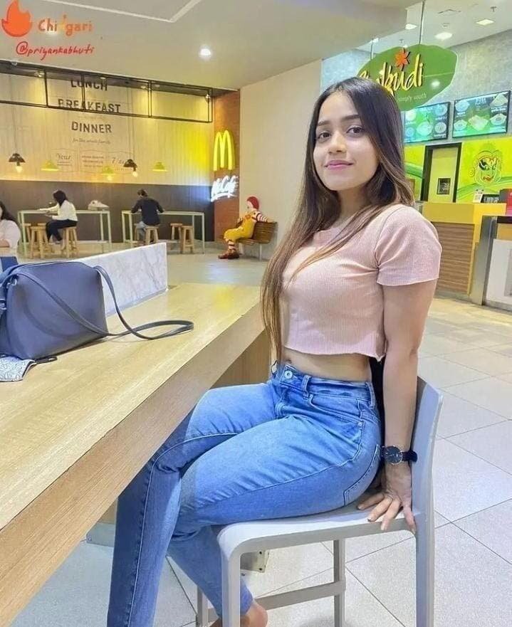 Nisha Singhania - Best call girls Varanasi for hotel bookings and overnight stays