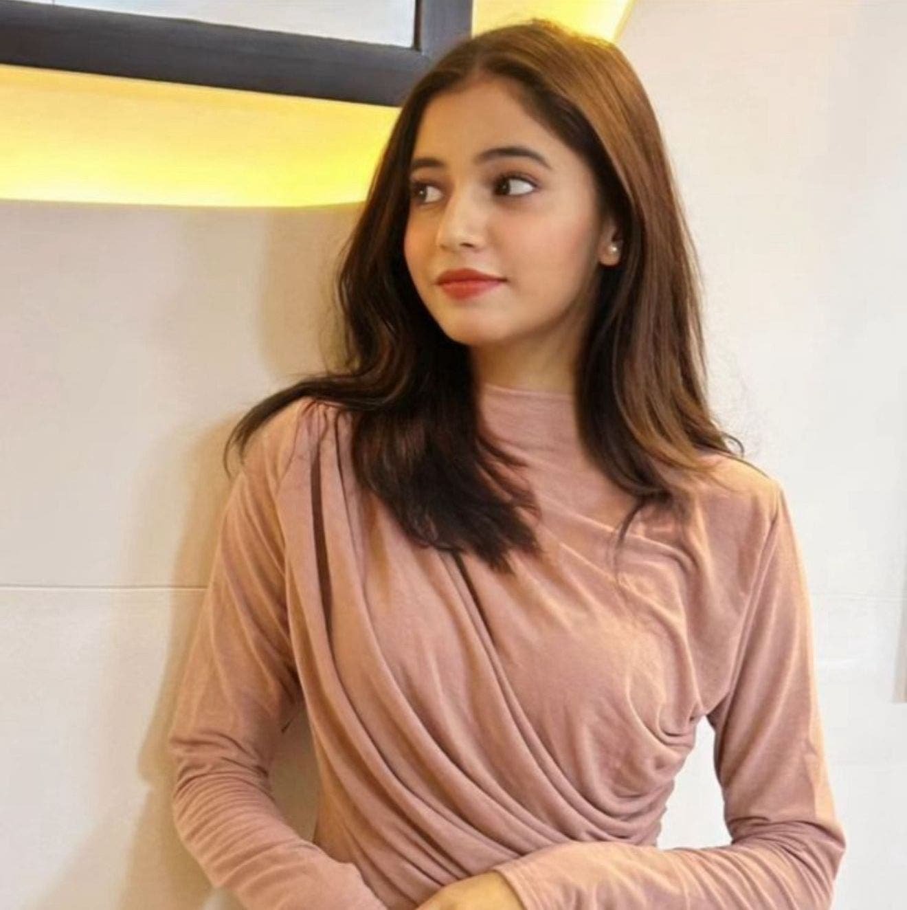 Natasha, 23 - Russian Elite in Varanasi
